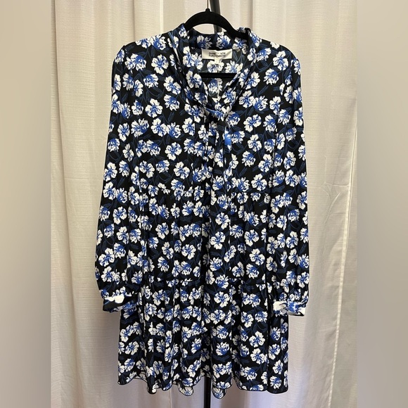 DIANE VON FURSTENBERG Romi tiered floral-print crepe mini dress NWT | size 6 - Picture 1 of 11